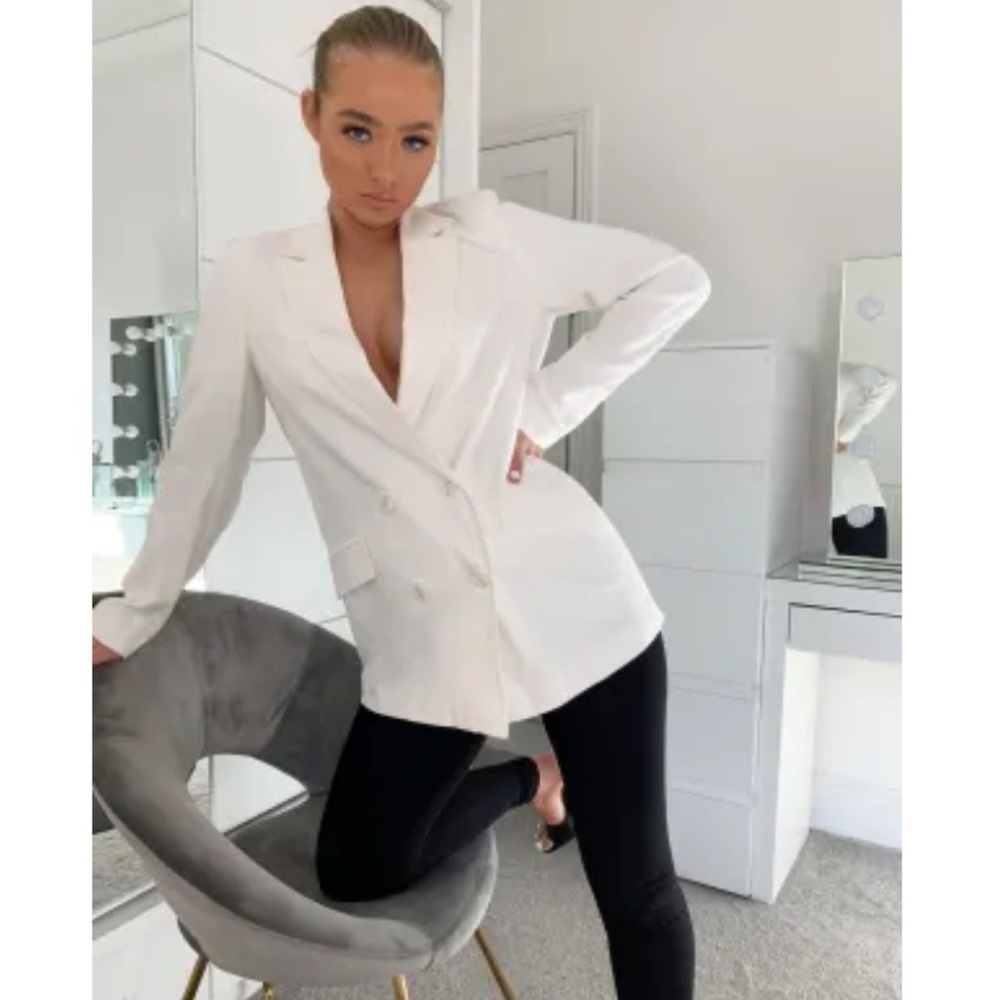 White oversized Asos Stradivarius blazer NWOT size small